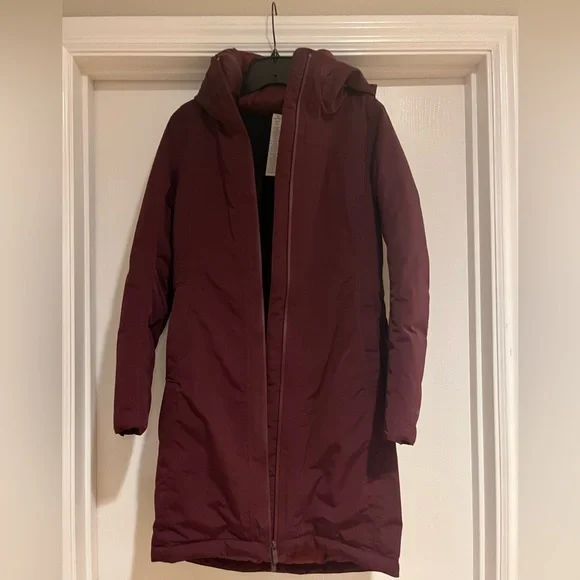 Lululemon Snow Warrior Parka Garnet Size 2. Waterproof.